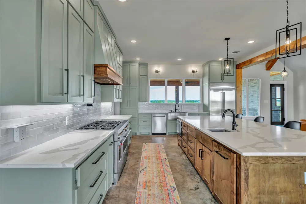 3763 County Road 1110 Rio Vista, TX 76093