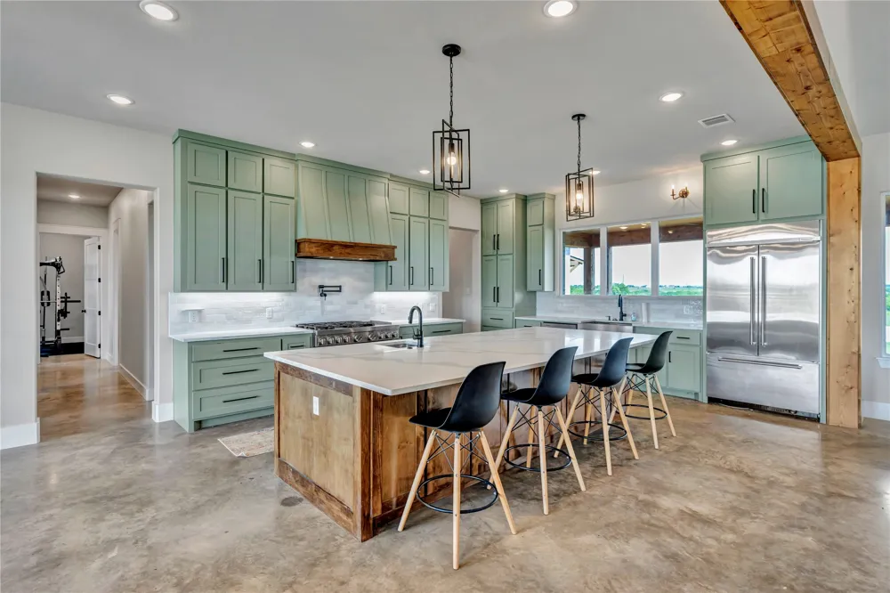 3763 County Road 1110 Rio Vista, TX 76093