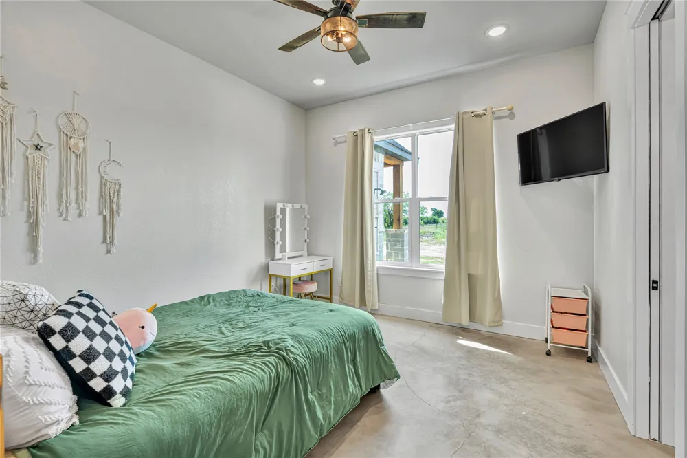 3763 County Road 1110 Rio Vista, TX 76093