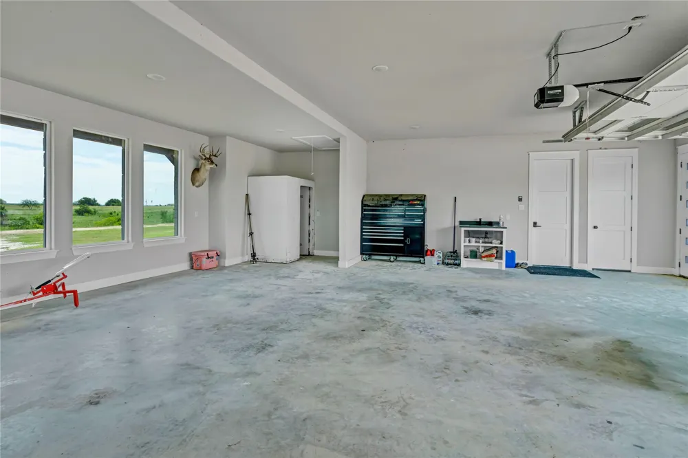 3763 County Road 1110 Rio Vista, TX 76093