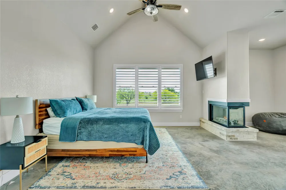 3763 County Road 1110 Rio Vista, TX 76093