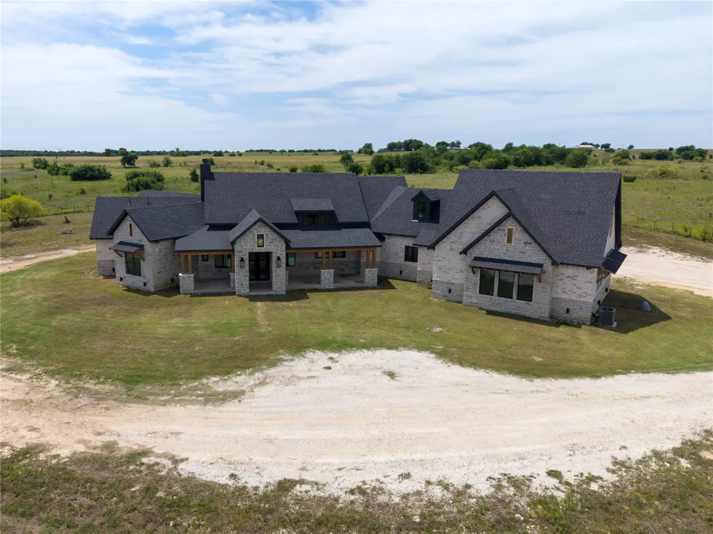 3763 County Road 1110 Rio Vista, TX 76093