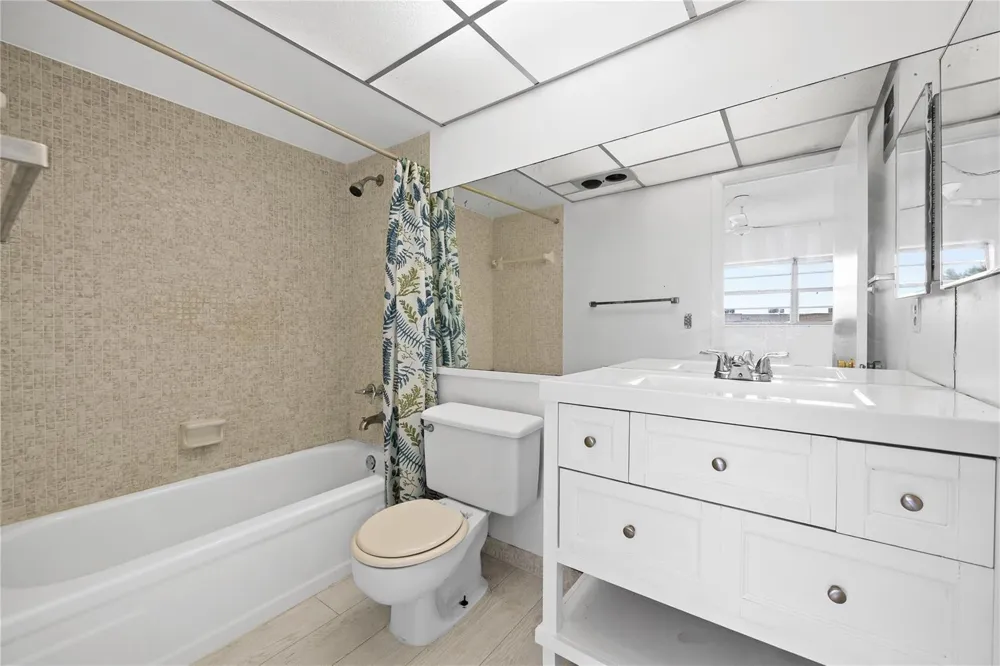 5031 W Oakland Park Boulevard #309 Lauderdale Lakes, FL 33313