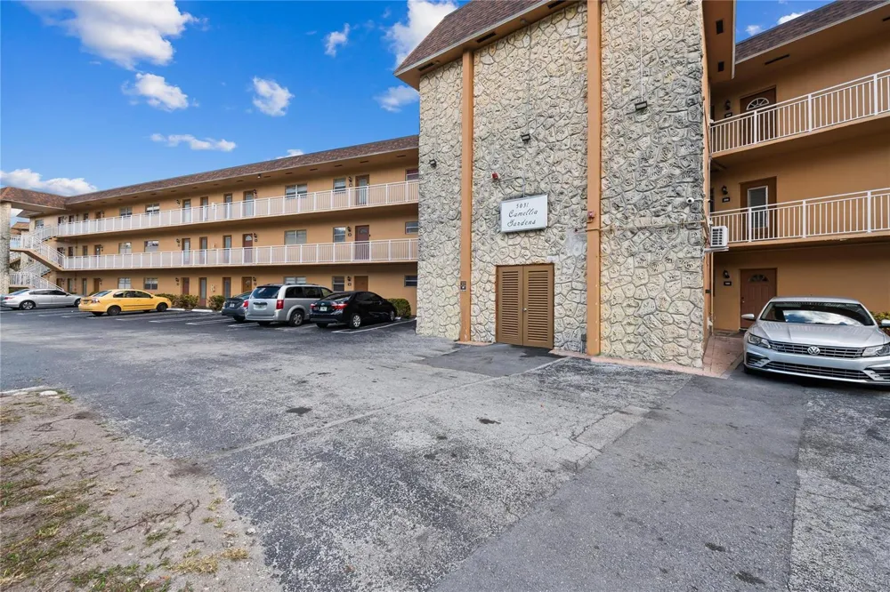 5031 W Oakland Park Boulevard #309 Lauderdale Lakes, FL 33313