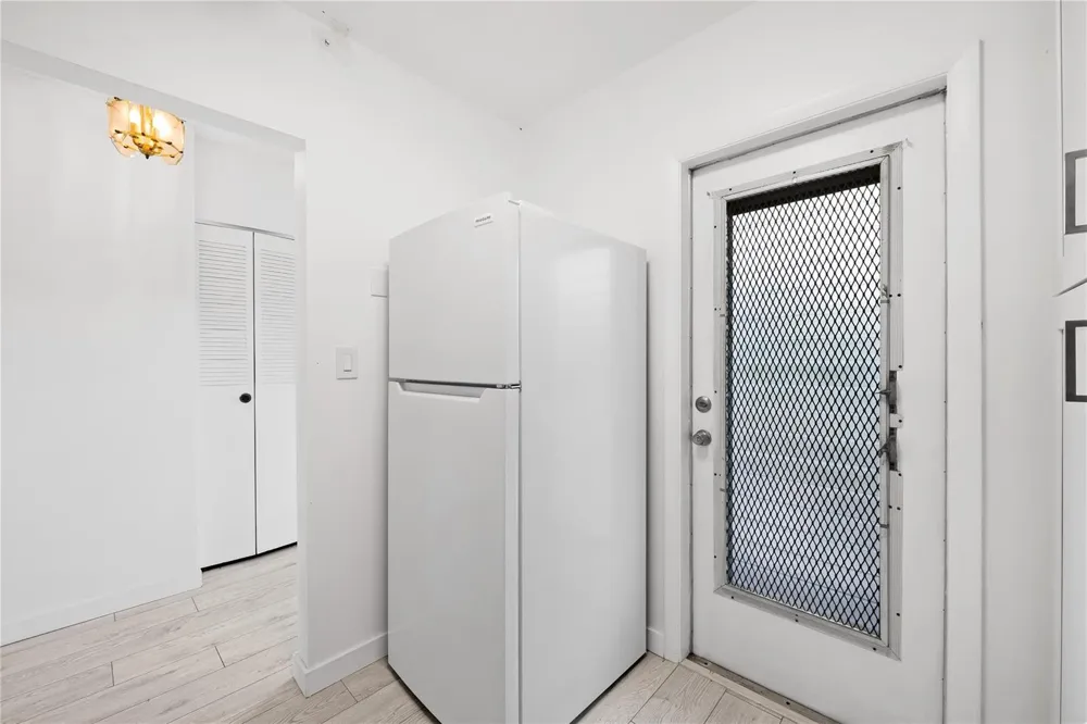 5031 W Oakland Park Boulevard #309 Lauderdale Lakes, FL 33313