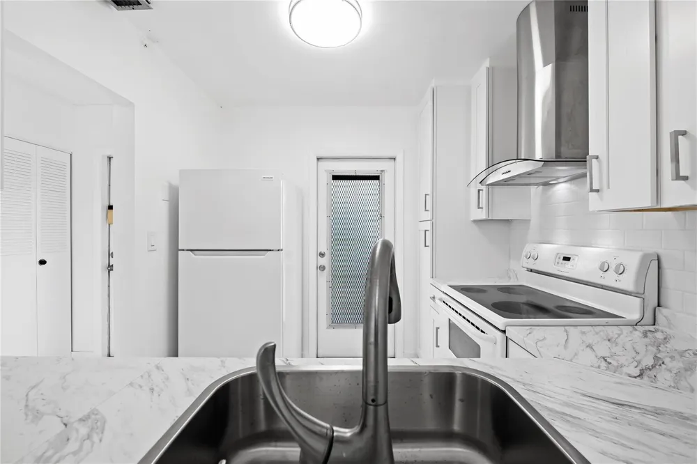 5031 W Oakland Park Boulevard #309 Lauderdale Lakes, FL 33313