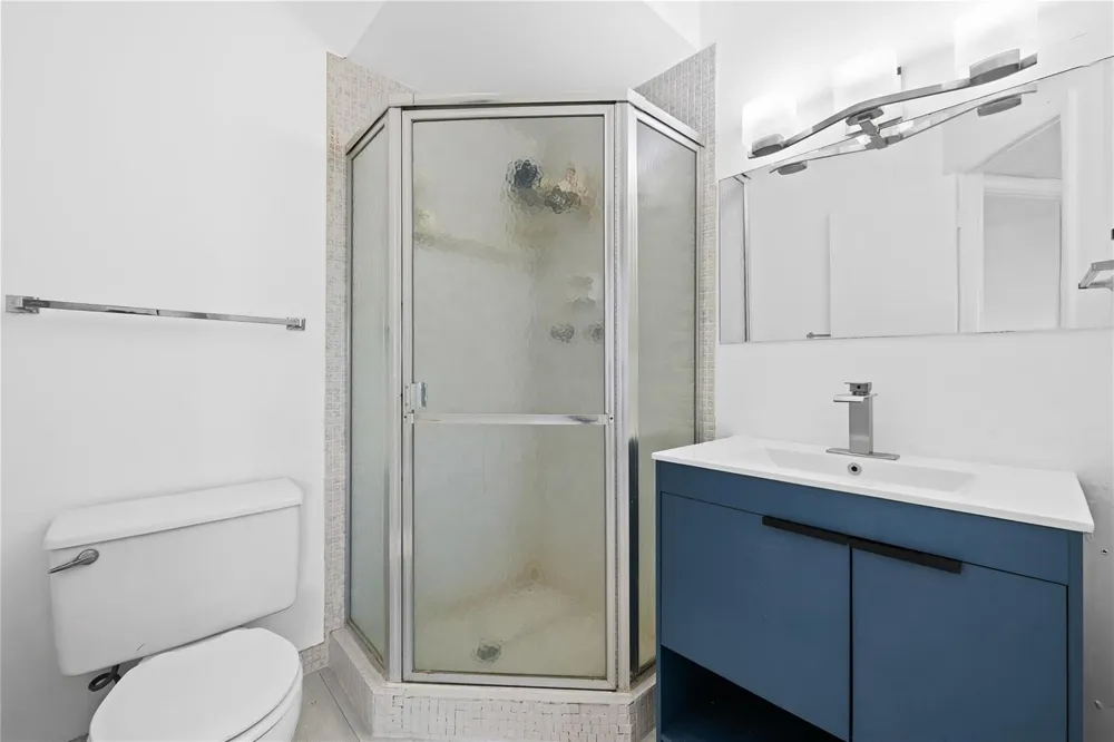 5031 W Oakland Park Boulevard #309 Lauderdale Lakes, FL 33313