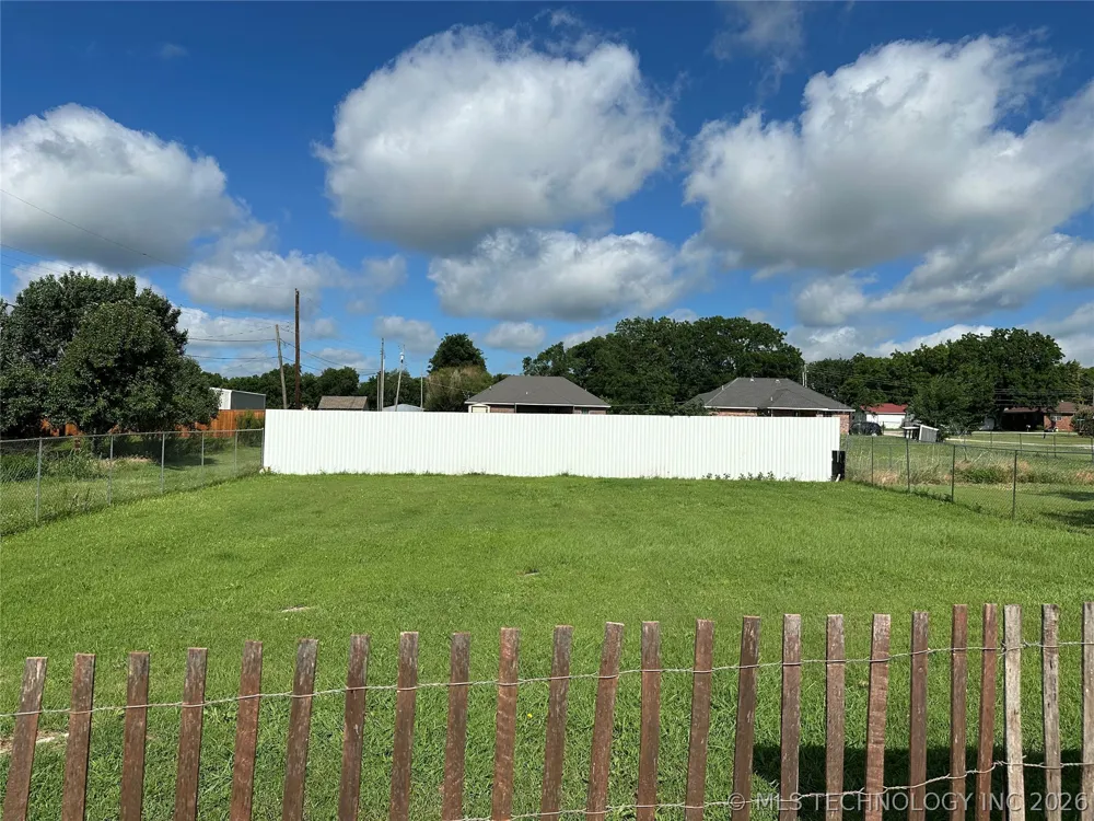 1306 W 17th Street Sulphur, OK 73086
