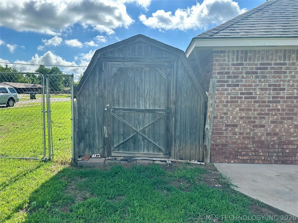 1306 W 17th Street Sulphur, OK 73086