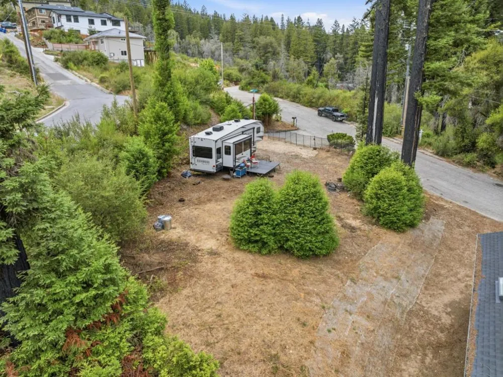 135 Fallen Leaf Drive Boulder Creek, CA 95006
