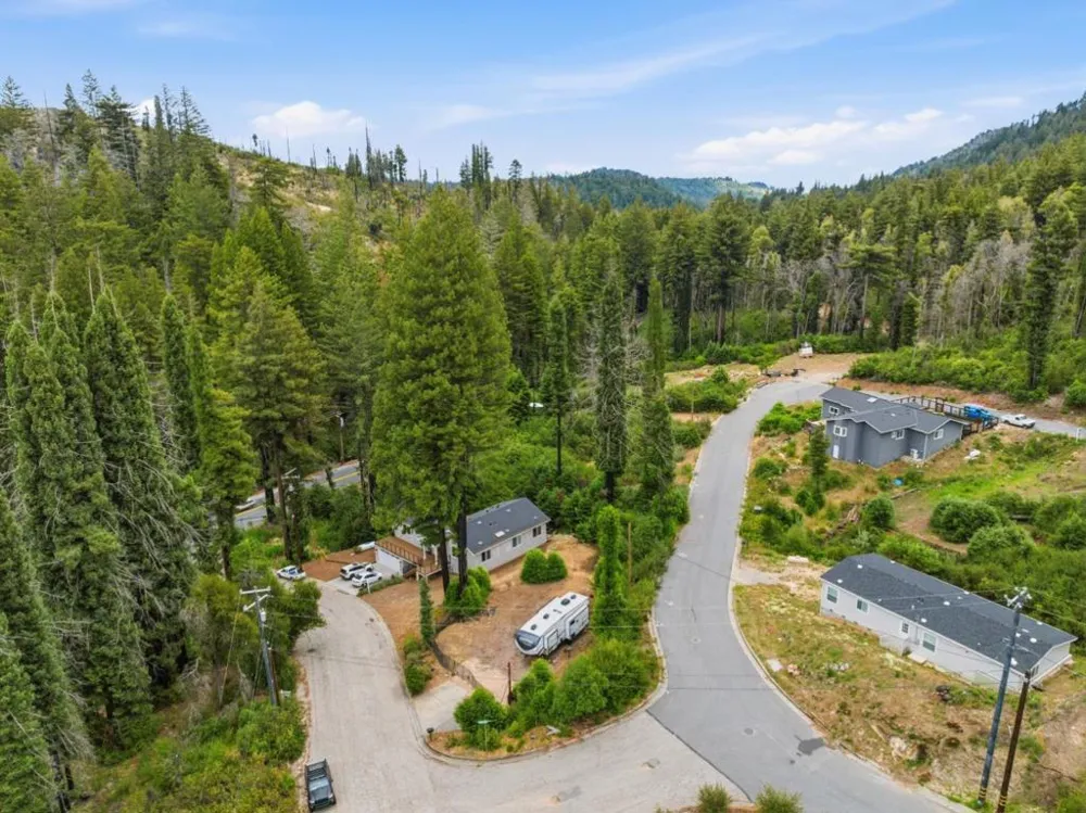 135 Fallen Leaf Drive Boulder Creek, CA 95006