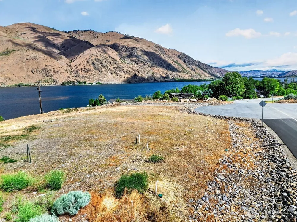 44 Shore Drive East Wenatchee, WA 98802