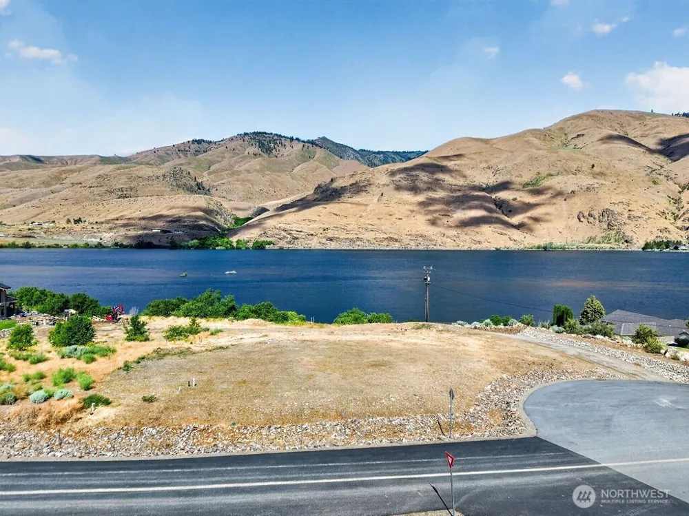 44 Shore Drive East Wenatchee, WA 98802