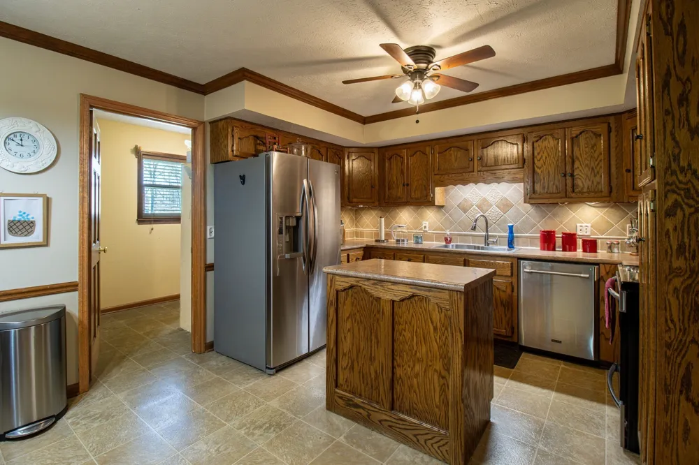 1420 Cantrell Dr Cottontown, TN 37048