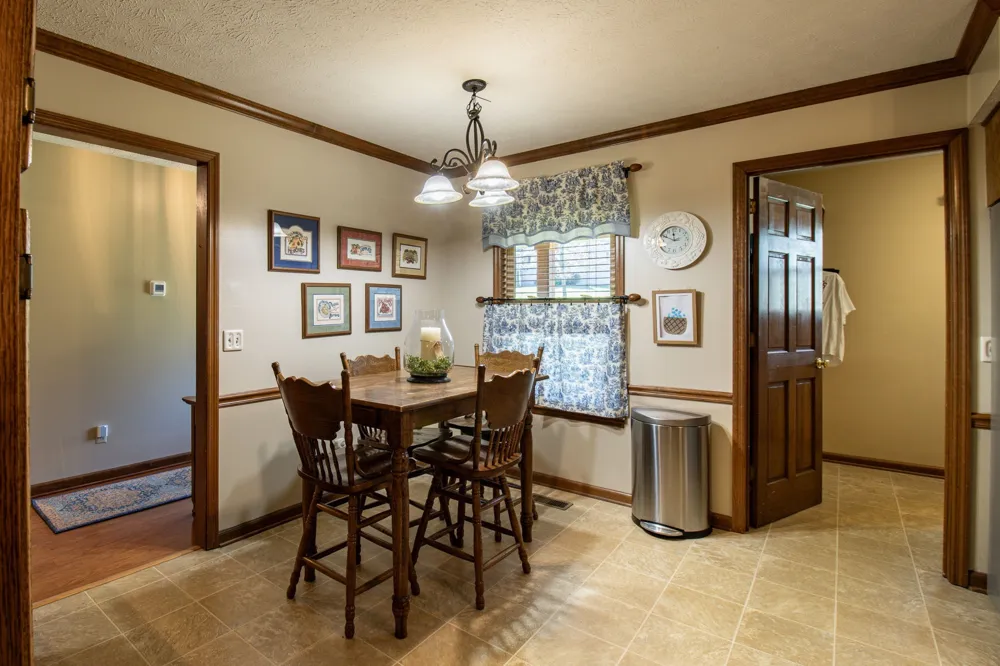 1420 Cantrell Dr Cottontown, TN 37048