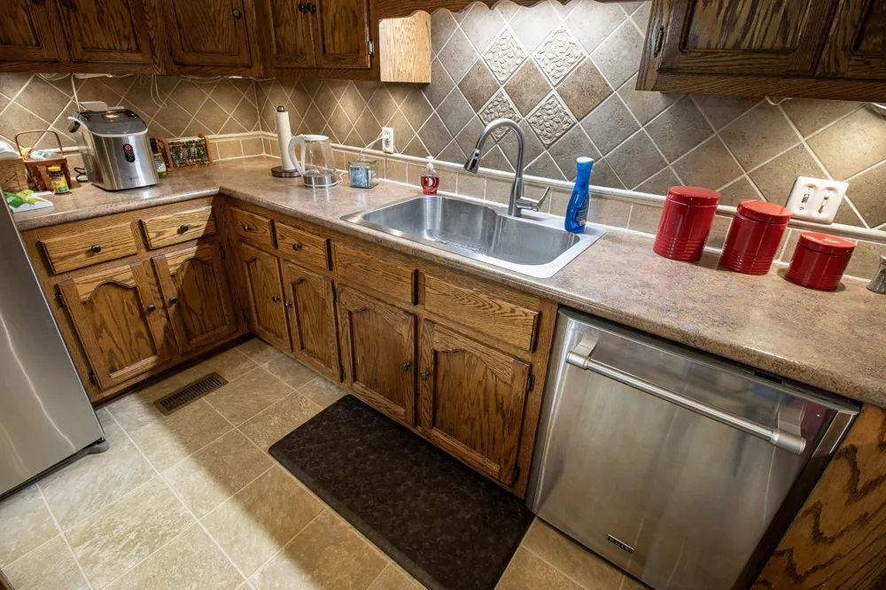 1420 Cantrell Dr Cottontown, TN 37048
