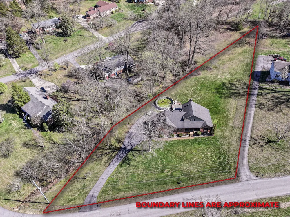 1420 Cantrell Dr Cottontown, TN 37048
