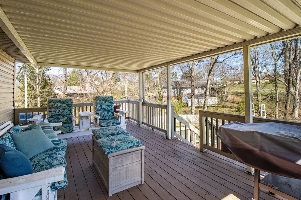 1420 Cantrell Dr Cottontown, TN 37048