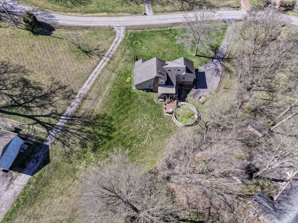 1420 Cantrell Dr Cottontown, TN 37048