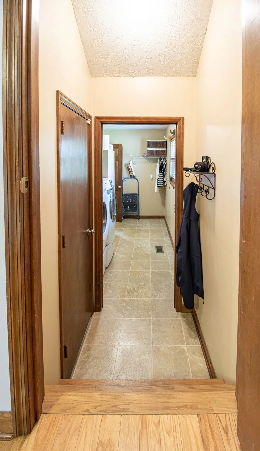 1420 Cantrell Dr Cottontown, TN 37048