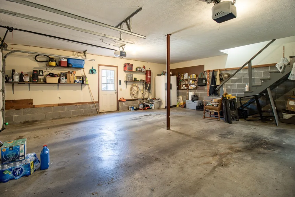 1420 Cantrell Dr Cottontown, TN 37048
