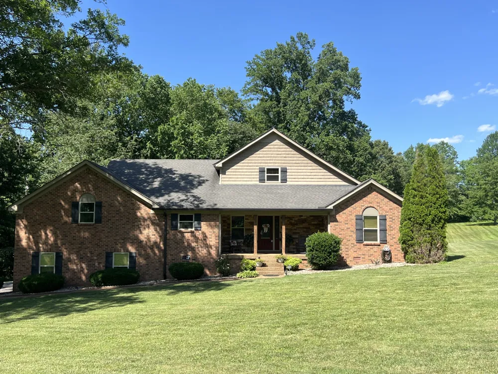 1420 Cantrell Dr Cottontown, TN 37048