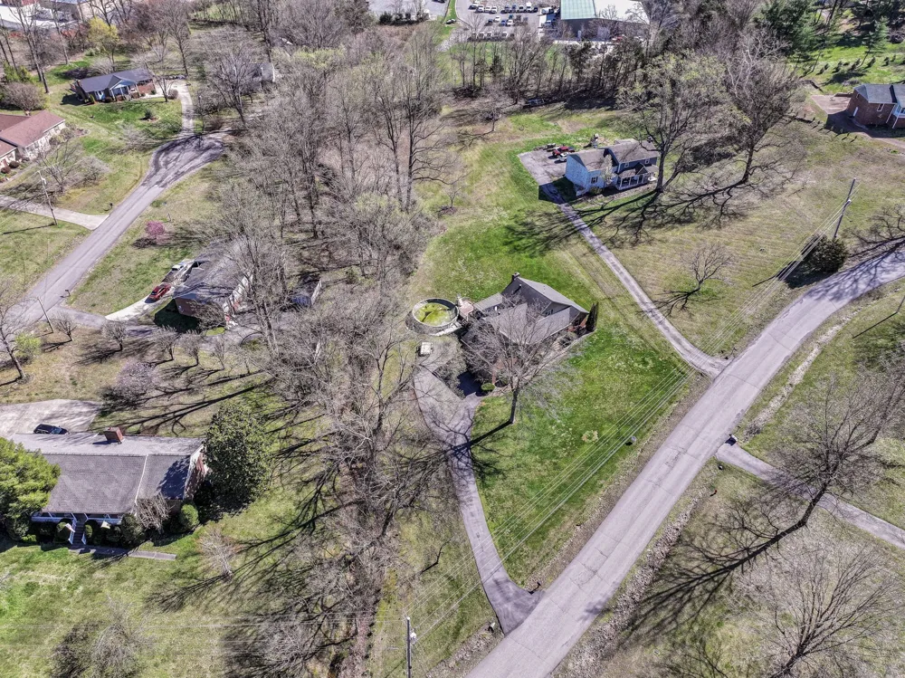 1420 Cantrell Dr Cottontown, TN 37048