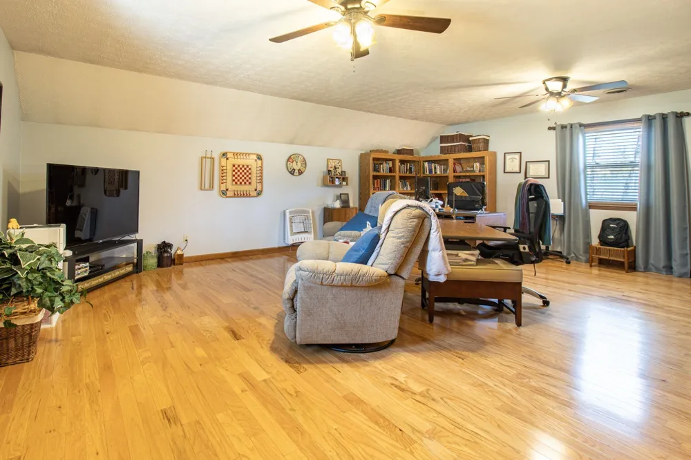 1420 Cantrell Dr Cottontown, TN 37048