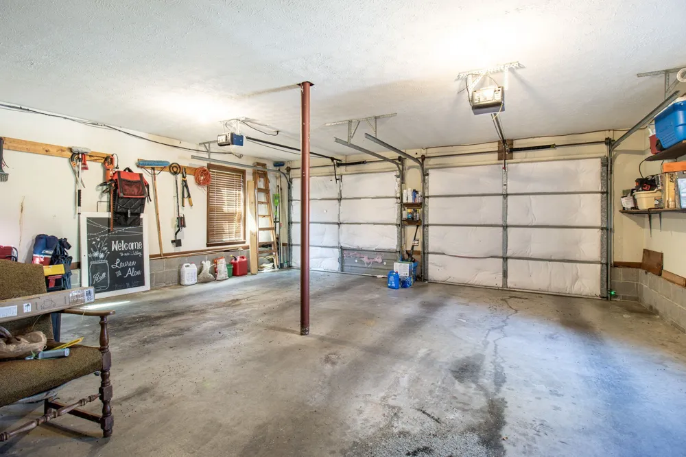 1420 Cantrell Dr Cottontown, TN 37048