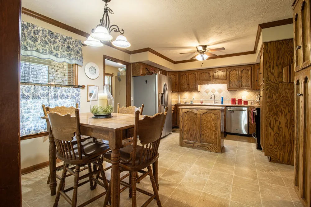 1420 Cantrell Dr Cottontown, TN 37048