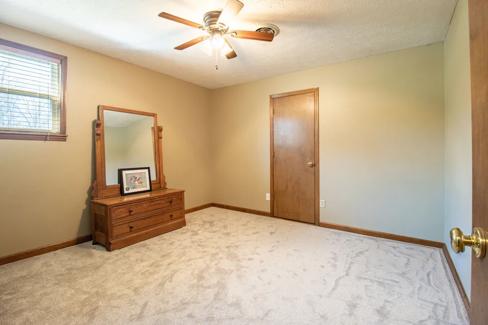 1420 Cantrell Dr Cottontown, TN 37048