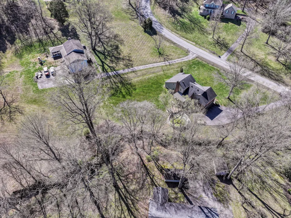1420 Cantrell Dr Cottontown, TN 37048