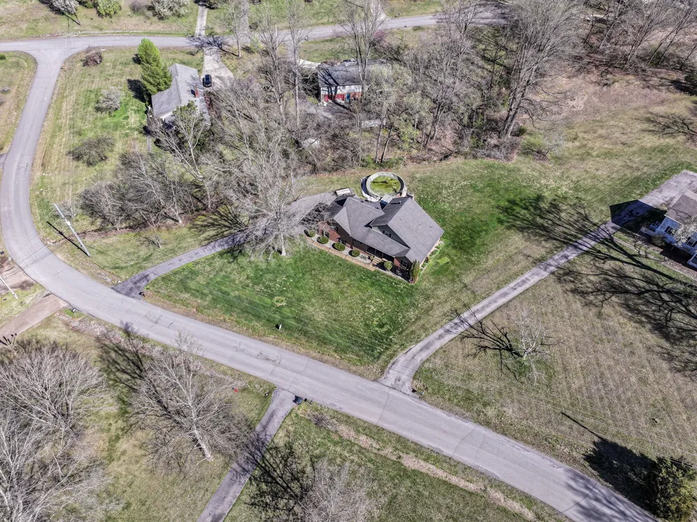 1420 Cantrell Dr Cottontown, TN 37048