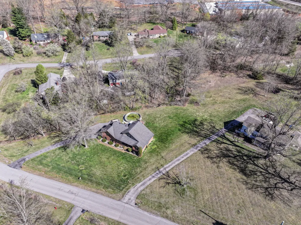 1420 Cantrell Dr Cottontown, TN 37048