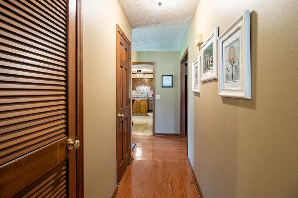 1420 Cantrell Dr Cottontown, TN 37048