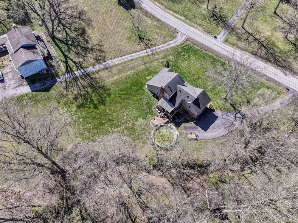 1420 Cantrell Dr Cottontown, TN 37048