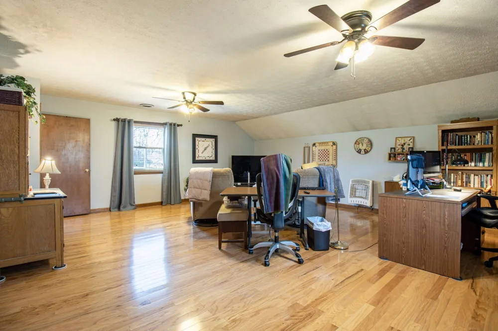1420 Cantrell Dr Cottontown, TN 37048