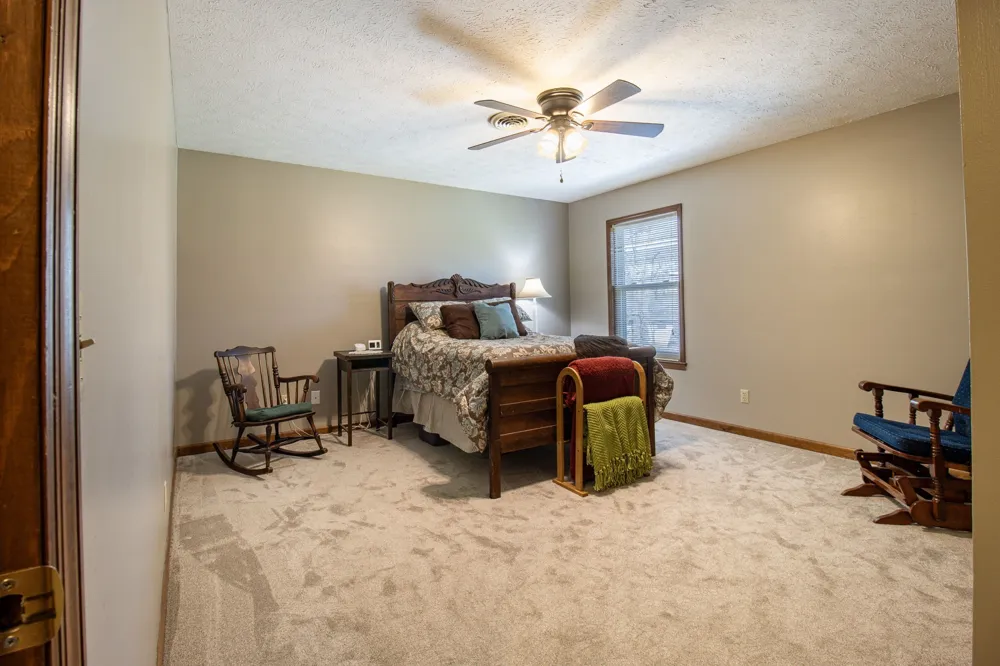 1420 Cantrell Dr Cottontown, TN 37048