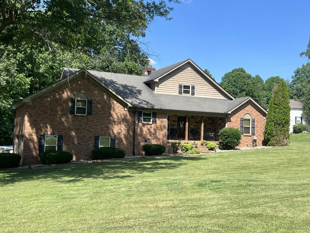 1420 Cantrell Dr Cottontown, TN 37048