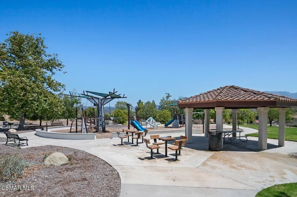 110 Via Katrina Newbury Park, CA 91320