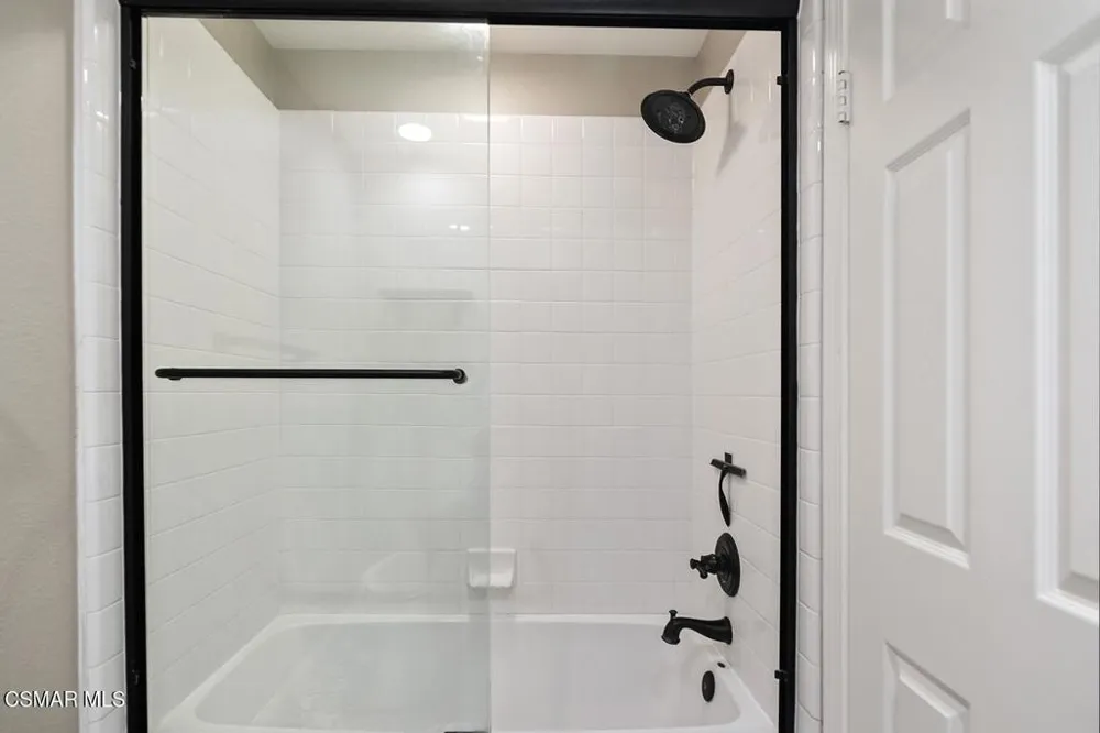 110 Via Katrina Newbury Park, CA 91320