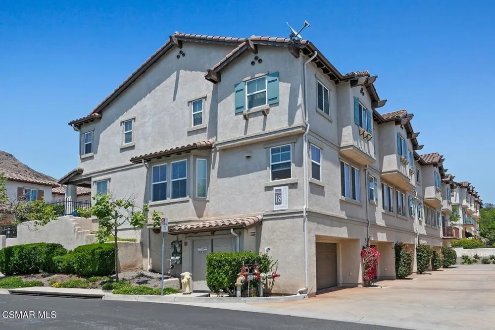 110 Via Katrina Newbury Park, CA 91320