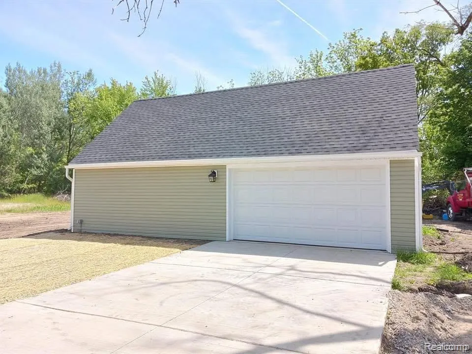 6537 Pardee Road Taylor City, MI 48180