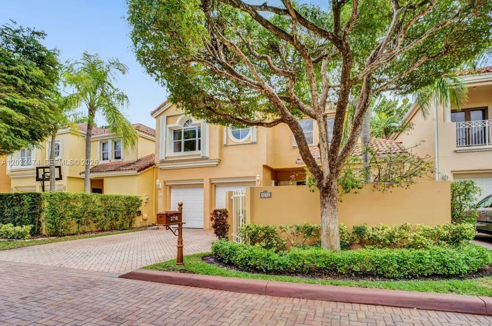 3718 NE 208th St #3718 Aventura, FL 33180