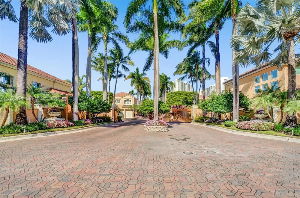 3718 NE 208th St #3718 Aventura, FL 33180