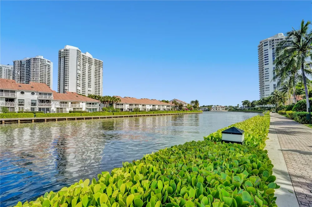 3718 NE 208th St #3718 Aventura, FL 33180