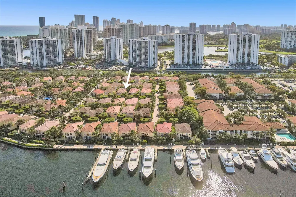3718 NE 208th St #3718 Aventura, FL 33180