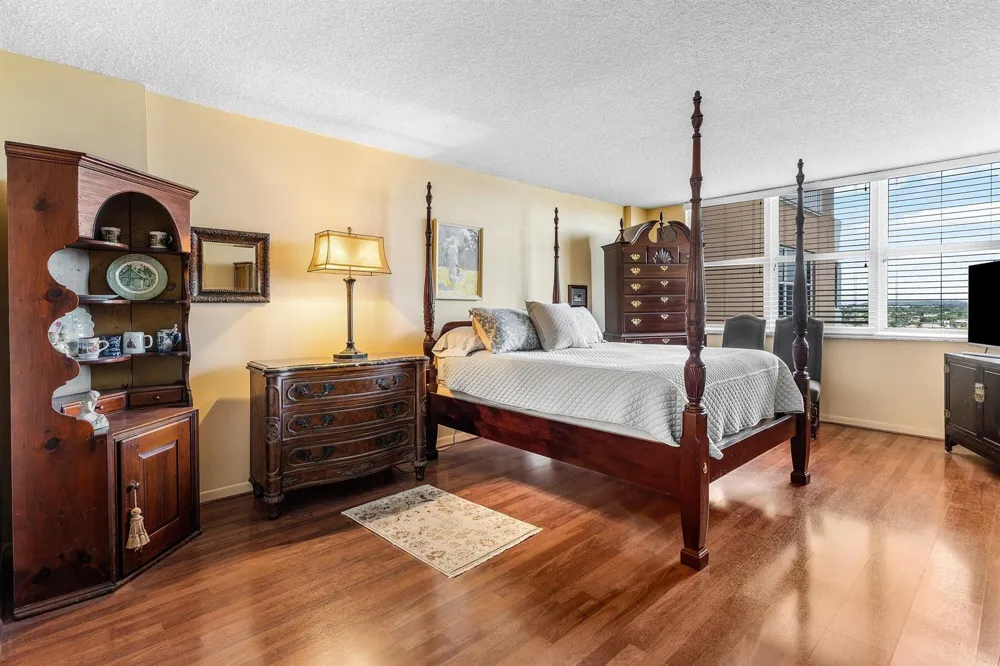 1150 Hillsboro Mile #905 Hillsboro Beach, FL 33062