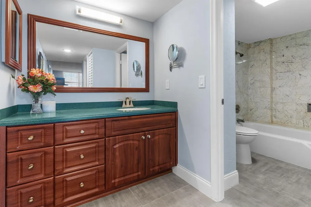 1150 Hillsboro Mile #905 Hillsboro Beach, FL 33062