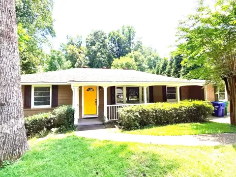 3022 Templewood Drive NE
